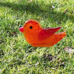 Glasvogel in Fusingtechnik mit Draht für die Anbringung im Baum oder auf dem Boden