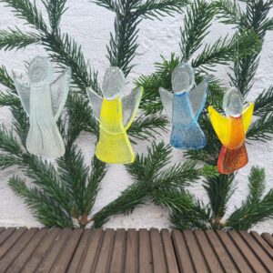 Glasengel, Weihnachtsschmuck Anhänger Engel mit der Fusingtechnik hergestellt