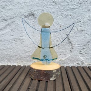 Glasengel zum Stellen. Engel aus recyceltem Glas für Deine Weihnachtsdekoration