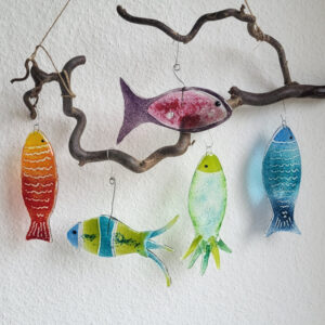 Fische aus Glas mit der Fusingtechnik aus aussortierten Glasscheiben upgecycelt