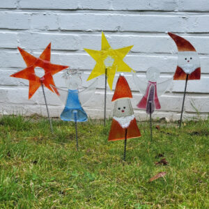 Gartenstecker für den Advent aus Glas mit der Fusingtechnik aus aussortierten Glasscheiben upgecycelt