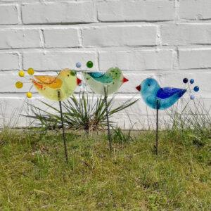 Vogel aus Glas mit der Fusingtechnik aus aussortierten Glasscheiben upgecycelt